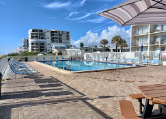 Traders Inn Beach Club